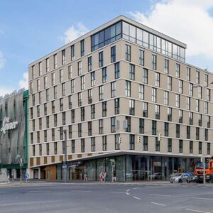 Shuttle & Overnight Package  (+ € 159,-)